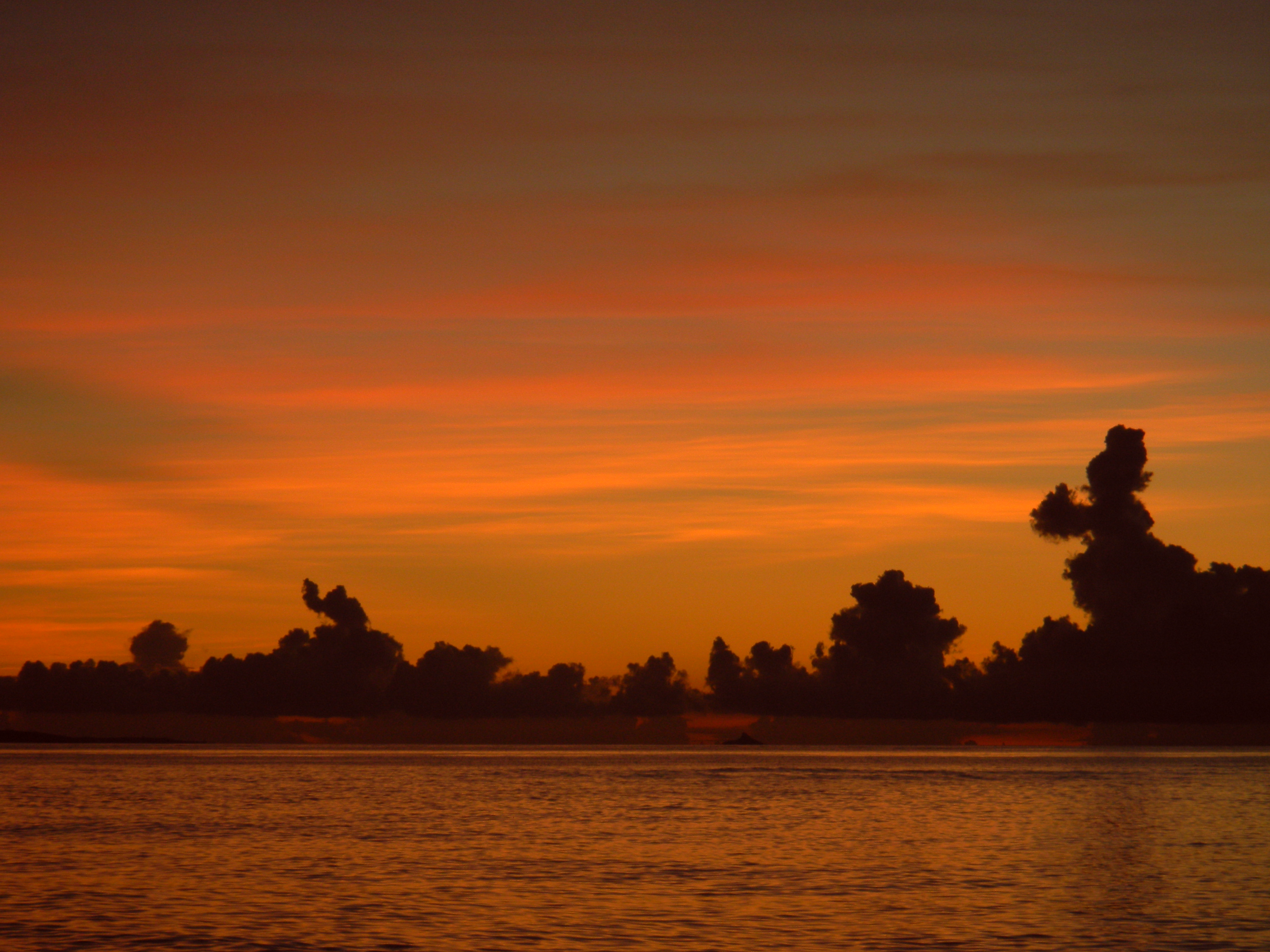 <b>シーンモード：夕焼け<br>COOLPIX S1100pj / 約3.0MB / 4,320×3,240 / 1/28秒 / F5.8 / -0.7EV / ISO80 / WB:オート / 25mm</b>