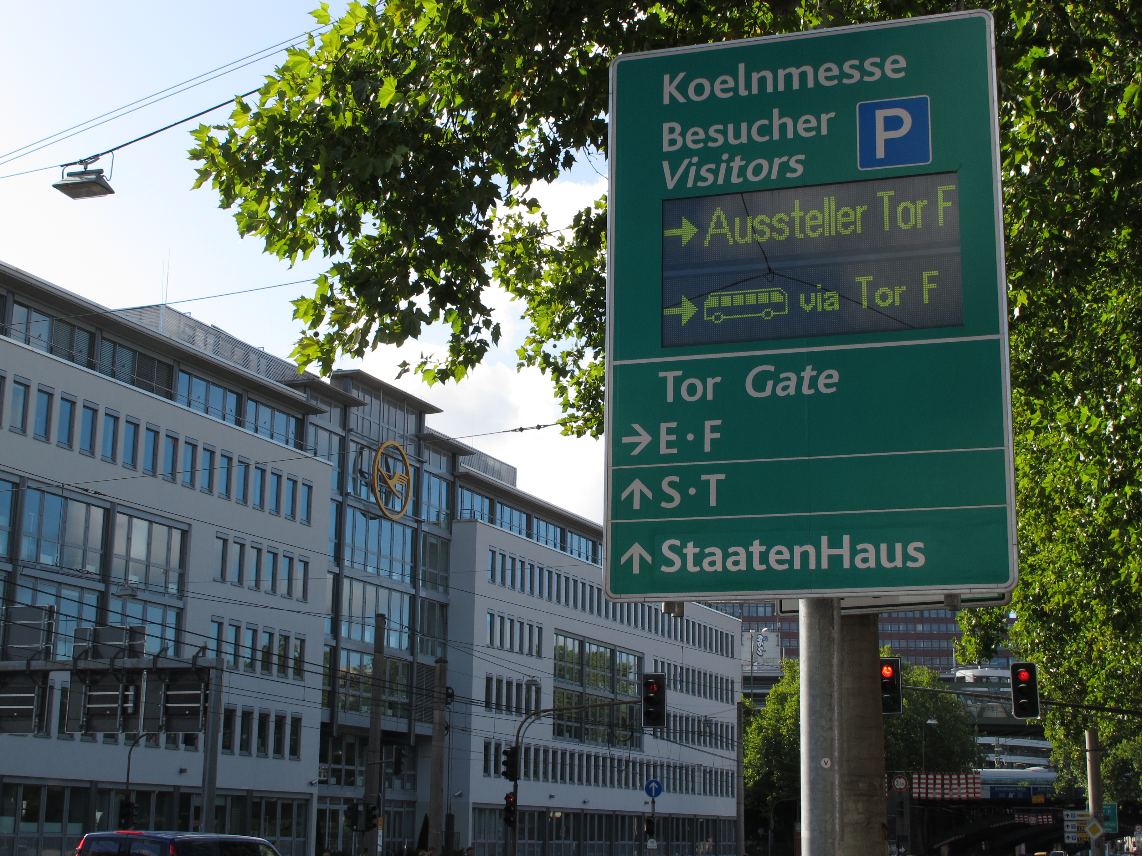 <b>PowerShot G12 / 3,648×2,736 / 1/250秒 / F5.6 / -0.7EV / ISO80 / 絞り優先AE / WB:オート / 12mm</b>