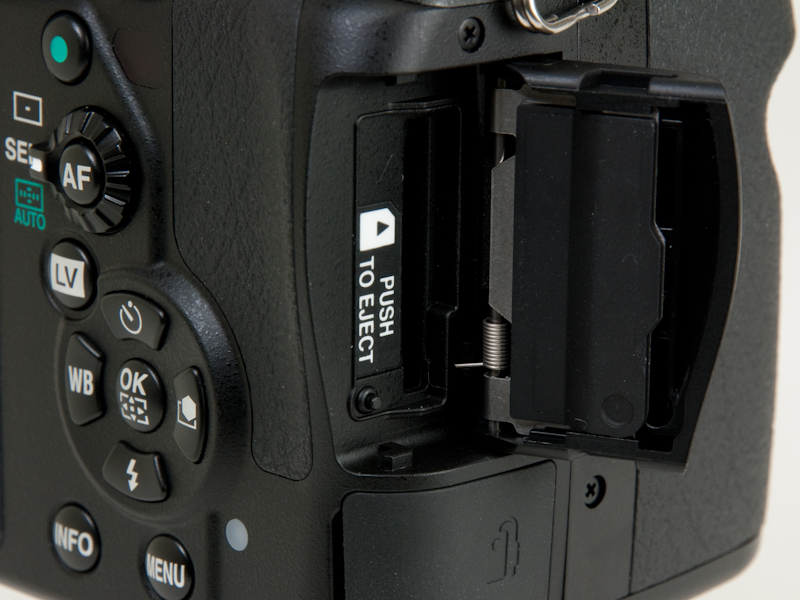 <b>メモリーカードスロット</b>