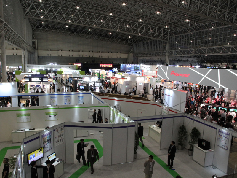 <b>会場は幕張メッセの1〜8ホール</b>