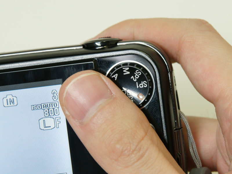 <b>モードダイヤルを新設</b>