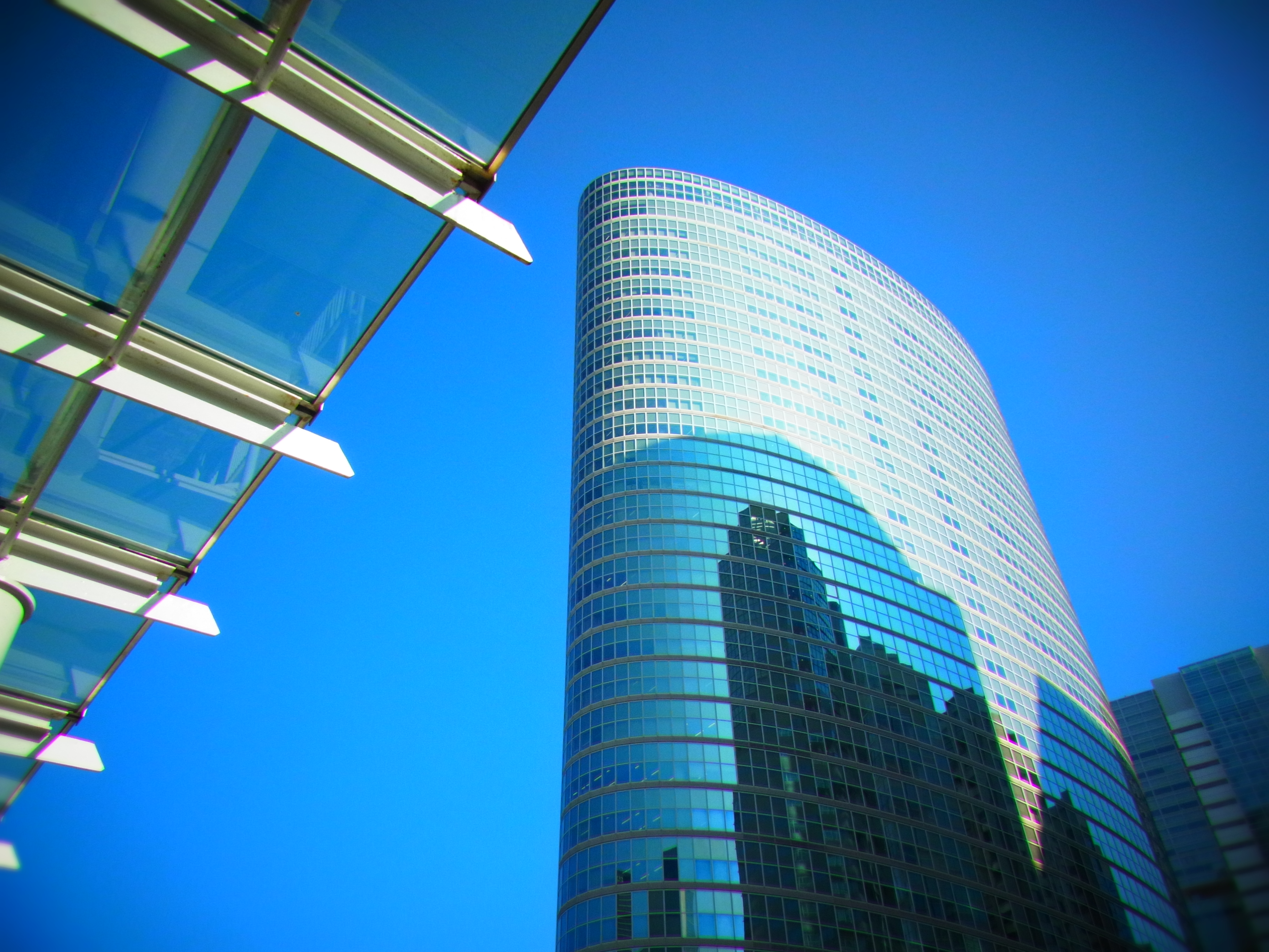 <b>トイカメラ（周辺減光：弱）<br>CX4 / 約3.5MB / 3,648×2,736 / 1/410秒 / F7 / 0EV / ISO100 / WB:オート / 4.9mm</b>