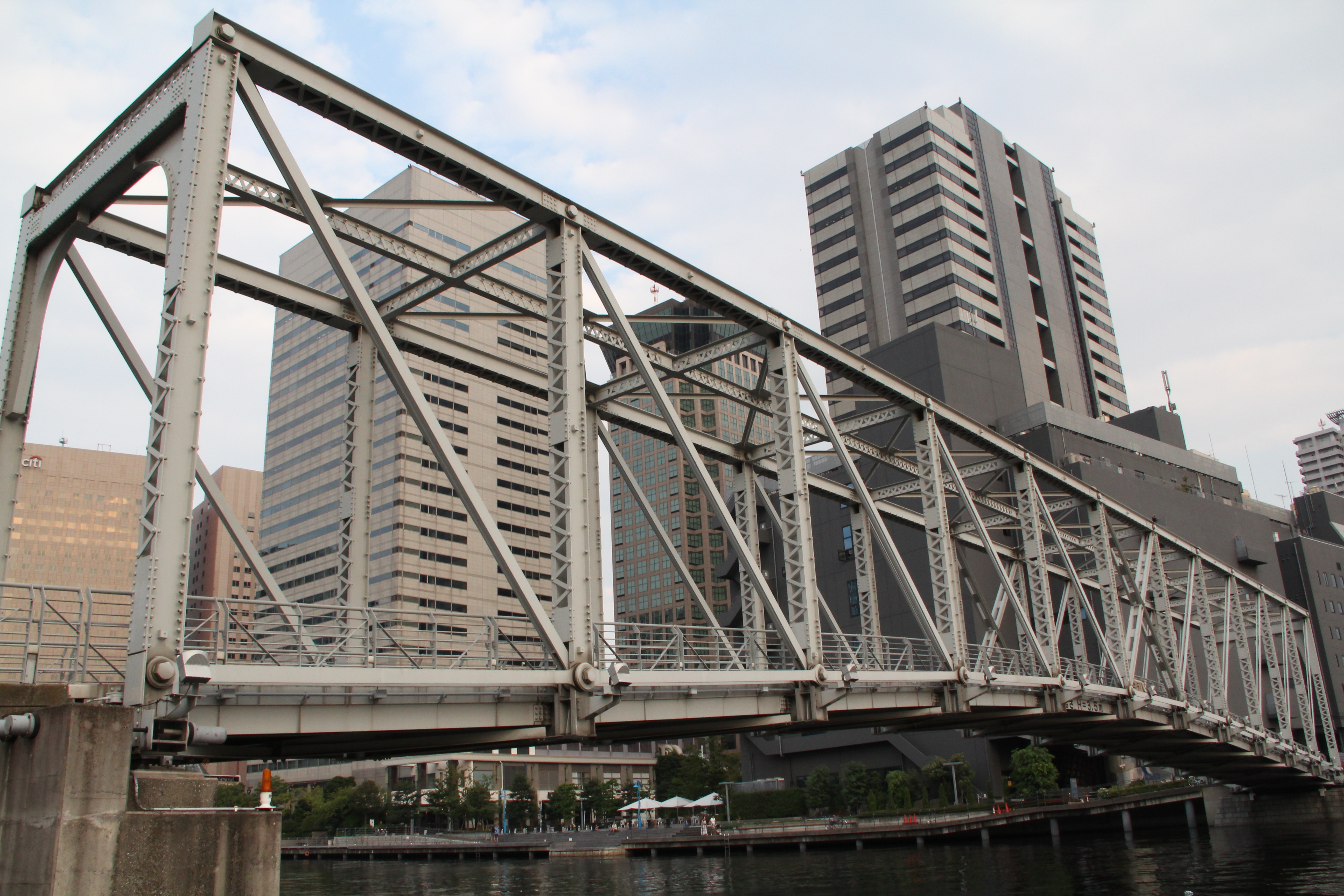 <b>ISO800（高感度ノイズリダクション：強め）<br>EOS 60D / EF-S 18-135mm F3.5-5.6 IS / 約6.2MB / 5,184×3,456 / 1/160秒 / F16 / 0EV / WB:オート / 18mm</b>