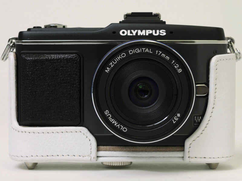 <b>E-P2プレミアムキット（ブラック）にCS-10Bホワイトを装着</b>