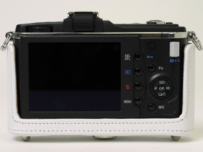 <b>E-P2プレミアムキット（ブラック）にCS-10Bホワイトを装着</b>