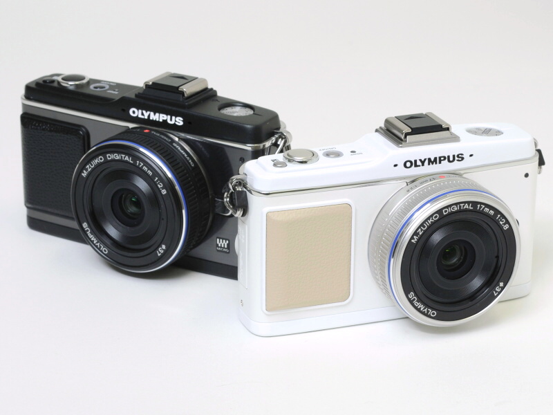 <b>E-P2プレミアムキット。ブラックのパンケーキレンズとホワイトのE-P2ボディが新たに加わった</b>