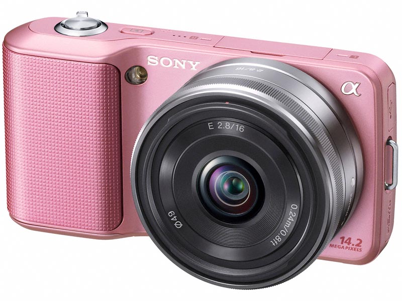 <b>E 16mm F2.8を装着</b>