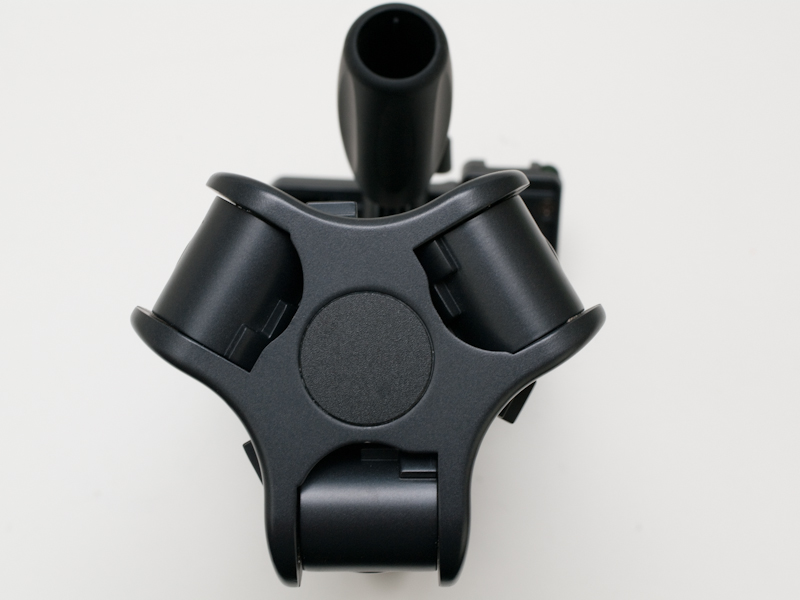 <b>折り畳んだ状態を底面から見たところ</b>