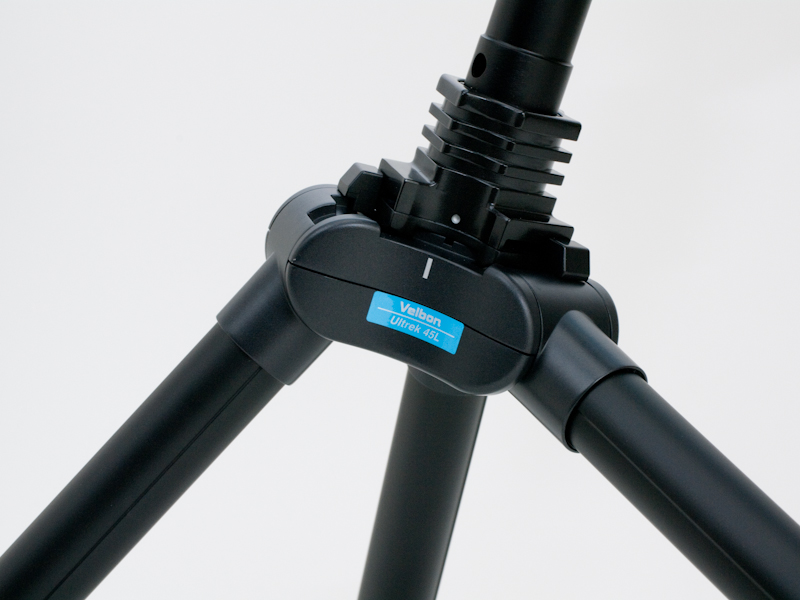 <b>3本のそれぞれで開脚角度を設定できる。不整地などで効果を発揮するとしている</b>