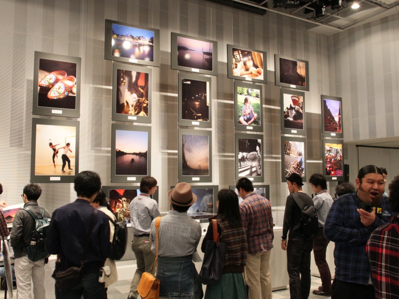 <b>写真家による作品を展示</b>