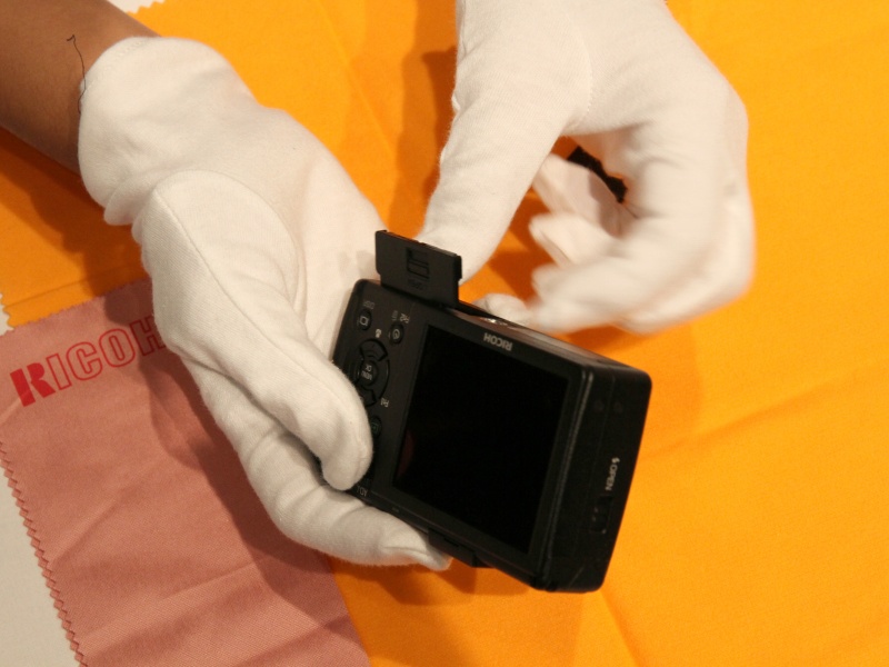 <b>終了画面書き換え用のSDメモリーカードを用いる</b>