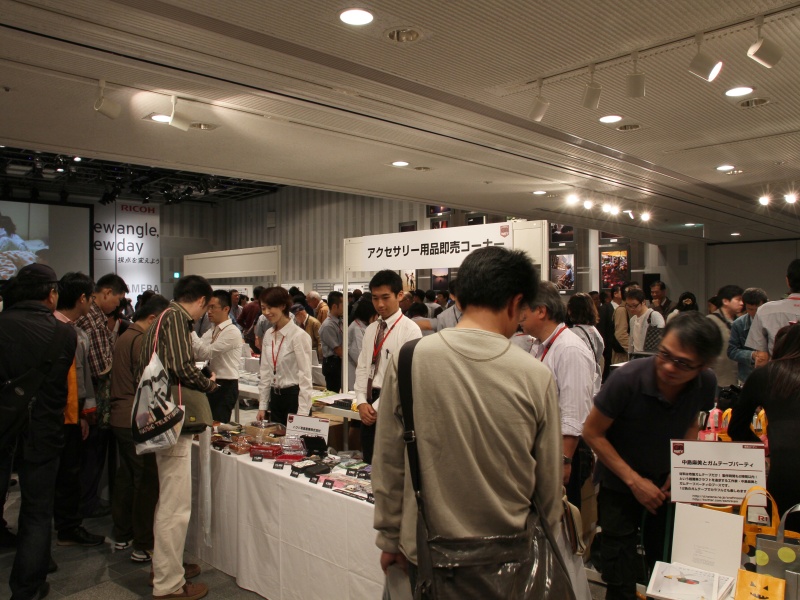 <b>アクセサリー用品販売コーナーの様子</b>