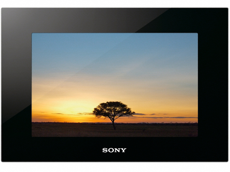 <b>DPF-XR100およびDPF-XR80の外観デザインは共通</b>