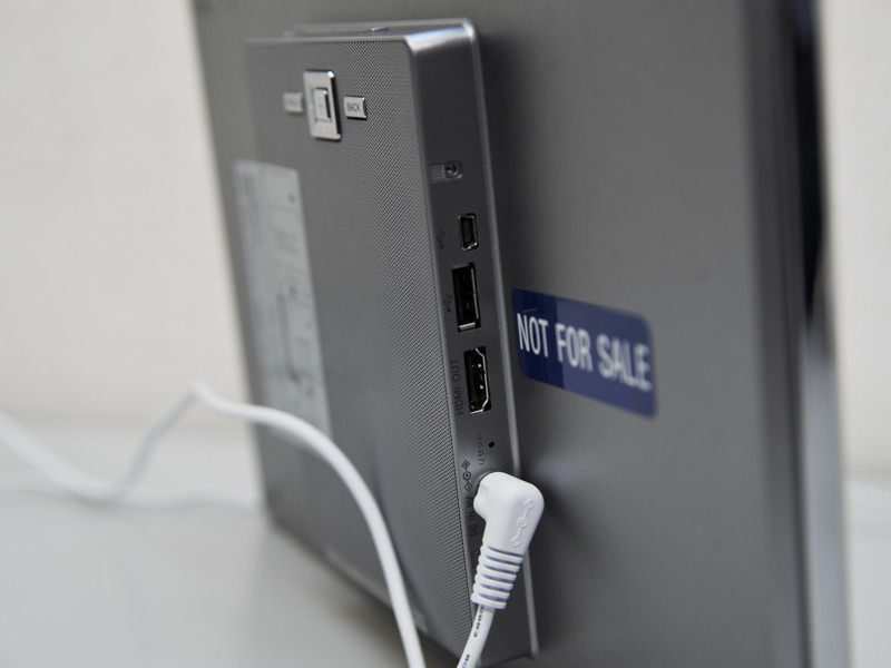 <b>入出力端子部</b>