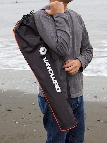 <b>ケースが付属。GH-100を装着したまま収納できた</b>