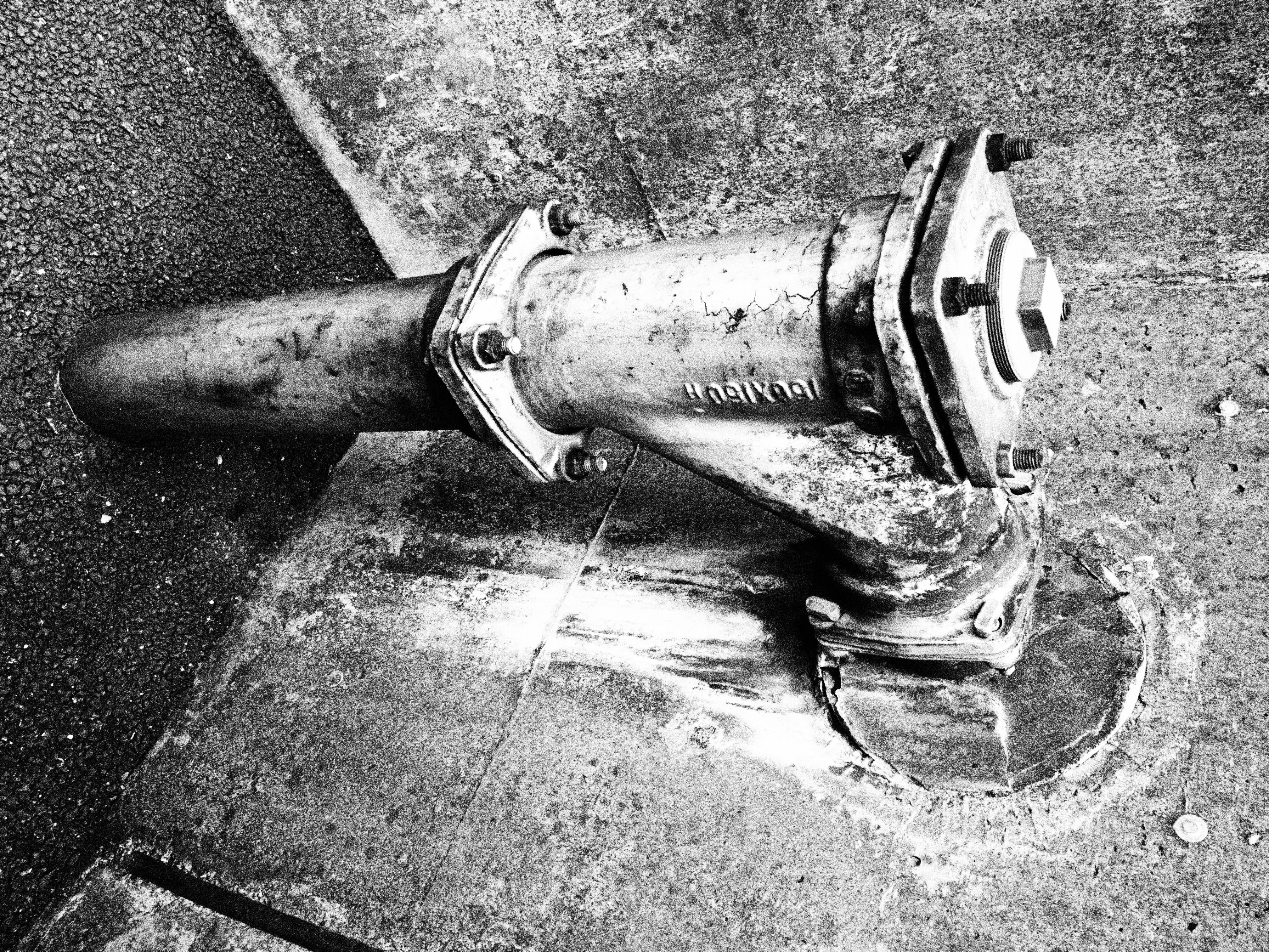 <b>「ラフモノクローム」は普通のモノクロよりハイコントラストで、わざと粒子を粗くした感じ<br>E-5 / ZUIKO DIGITAL ED 12-60mm F2.8-4 SWD / 4,032×3,024 / 絞り優先AE（ラフモノクローム） / 1/20秒 / F8 / 0EV / ISO200 / WB:オート / 16mm</b>