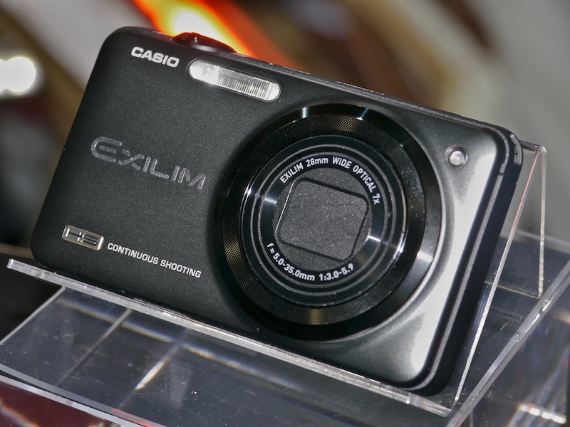 <b>HIGH SPEED EXILIM EX-ZR10</b>