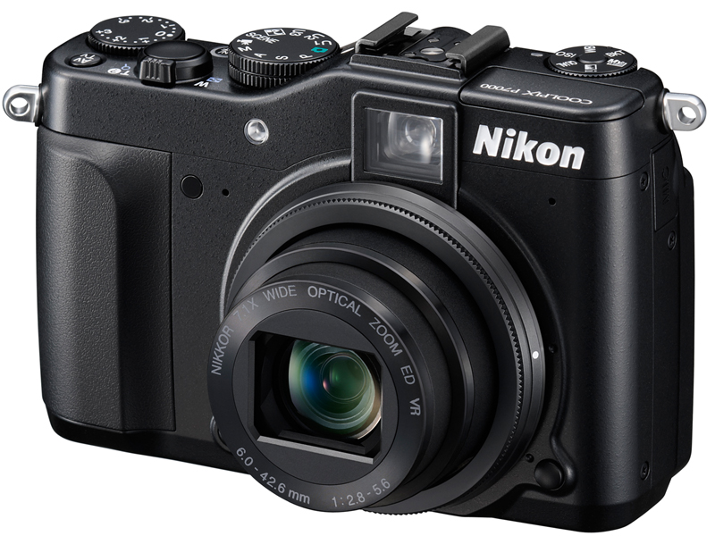 <b>COOLPIX P7000</b>