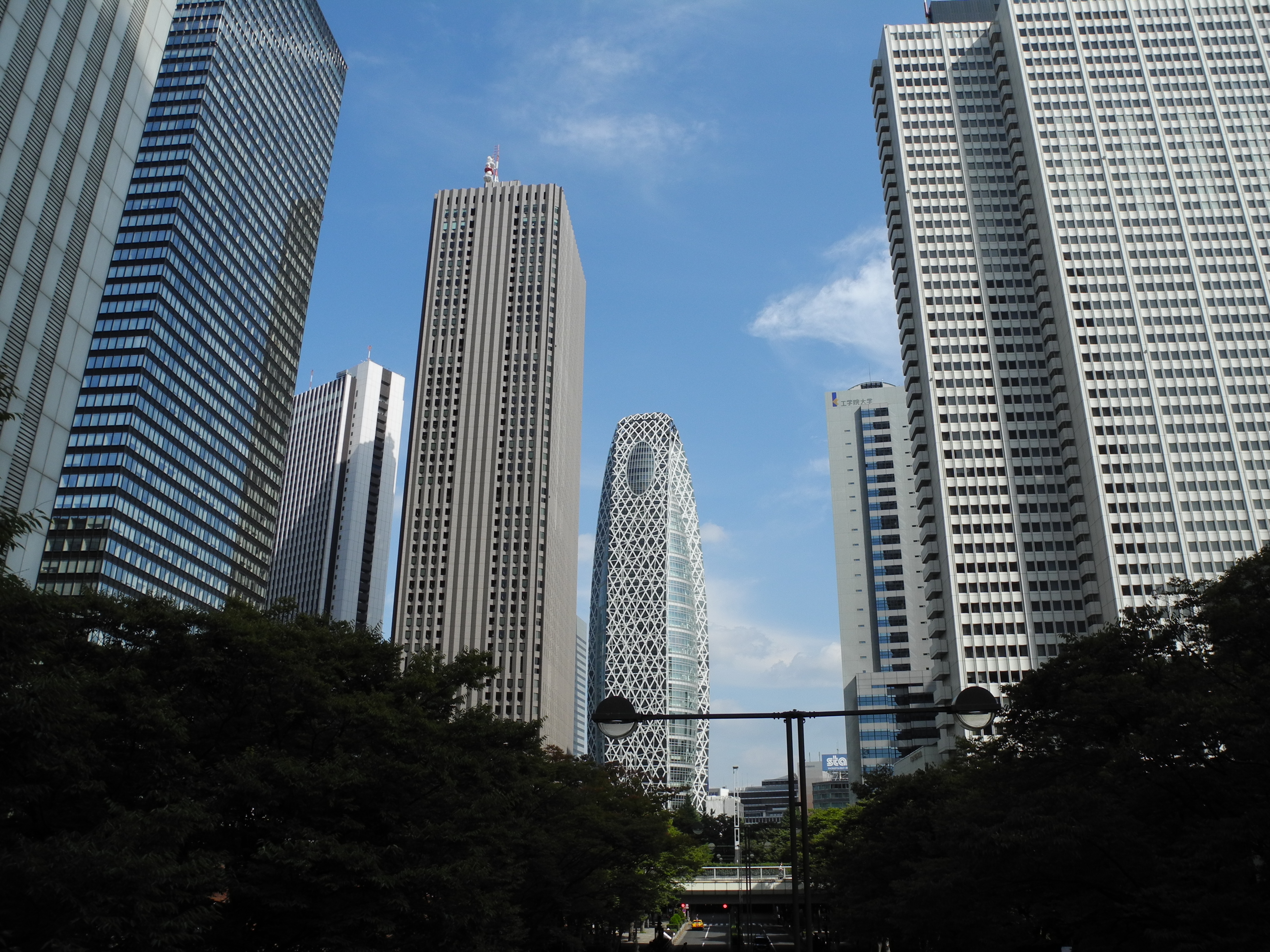 <b>広角端（28mm相当）<br>COOLPIX P7000 / 3,648×2,736 / 1/849秒 / F4.5 / -0.3EV / ISO100 / プログラムAE / WB:晴天</b>