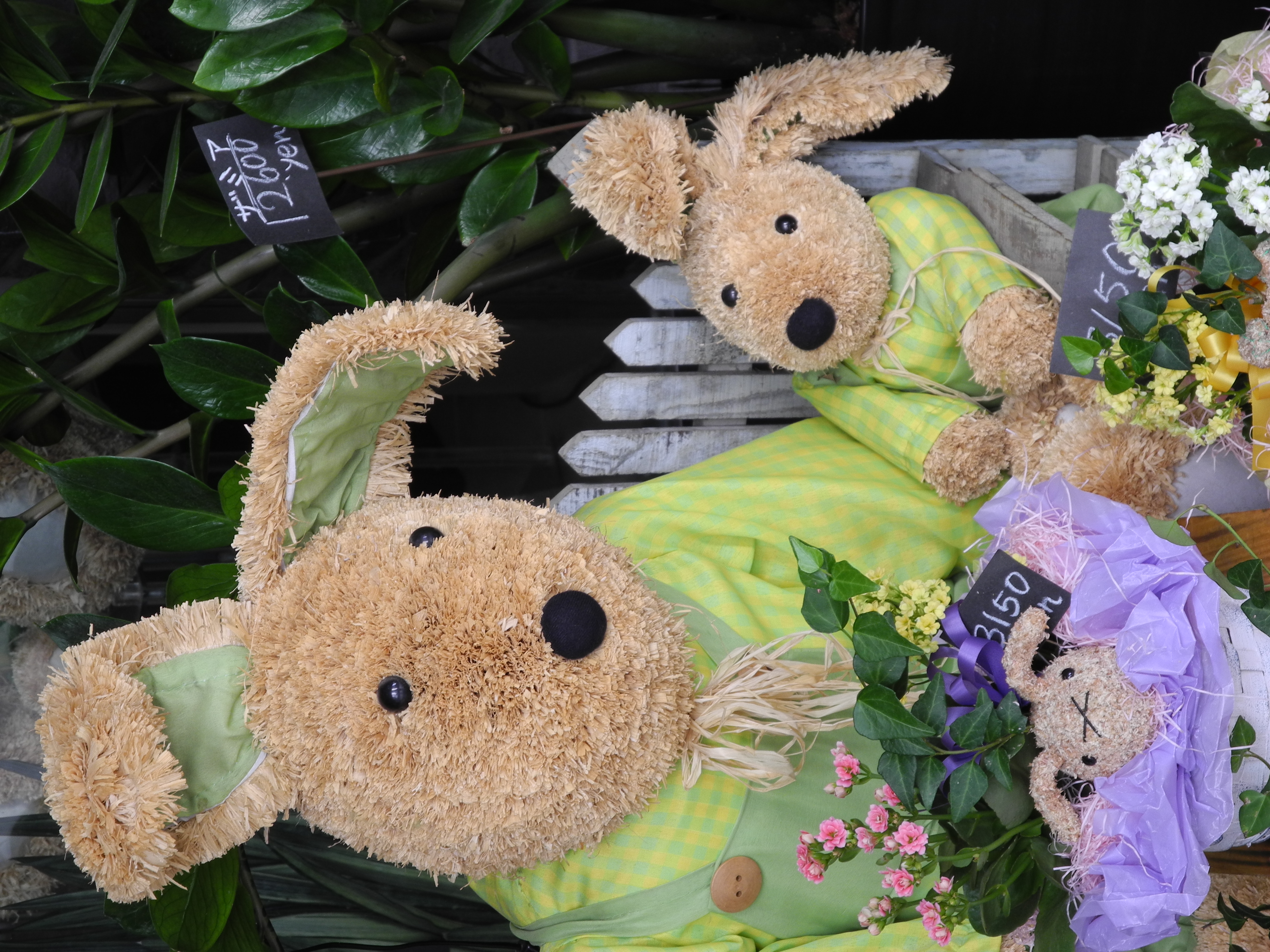 <b>手ブレ補正の効果はシャッター速度で3段以上ありそうな感じ。光学ファインダーを使えばもう4段くらいは粘れそうに思う<br>COOLPIX P7000 / 3,648×2,736 / 1/35秒 / F5 / 0EV / ISO100 / プログラムAE / WB:オート / 28.9mm（135mm相当）</b>