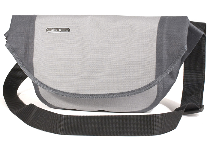 <b>ライトグレー/グラファイト（K8053GP）</b>