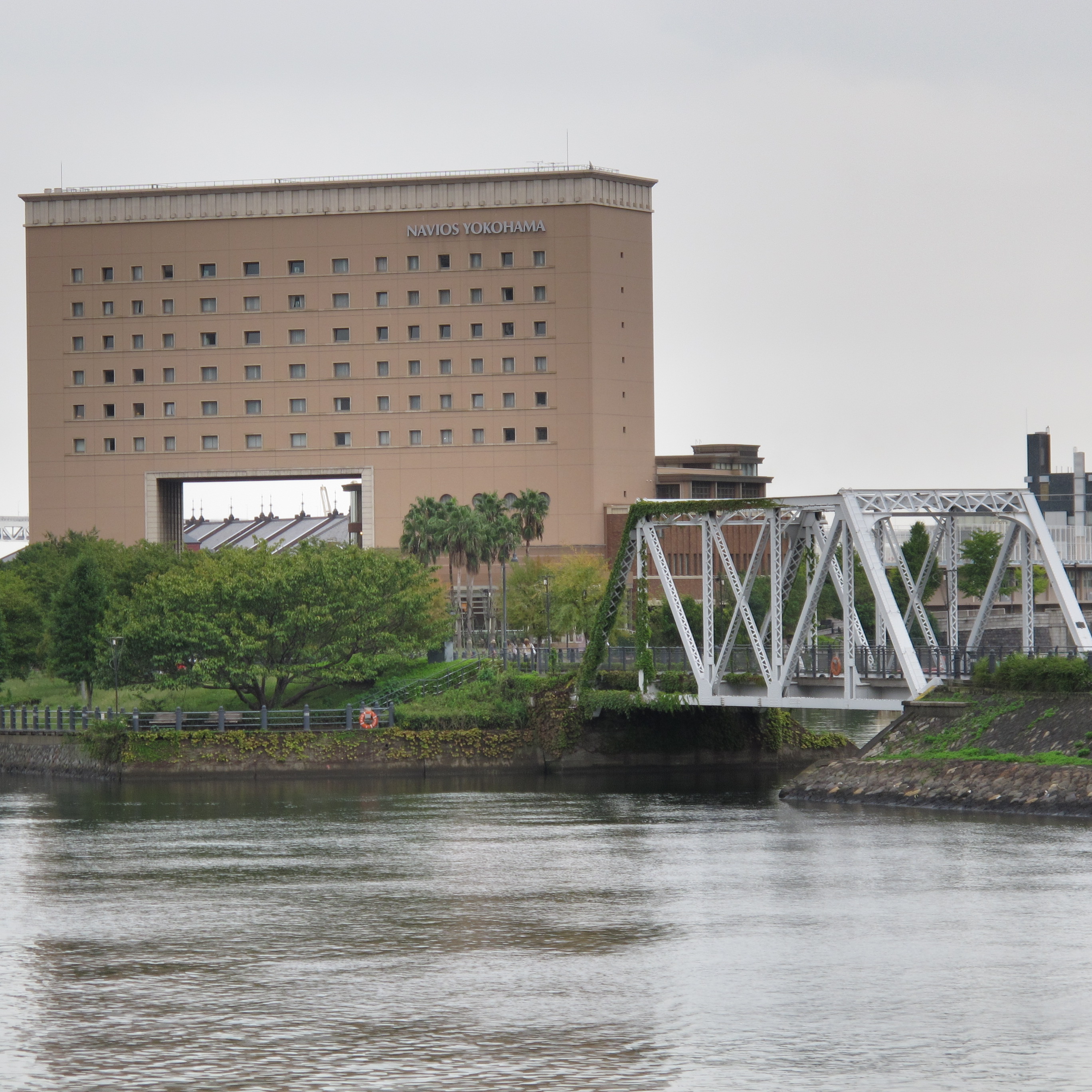 <b>PowerShot G12 / 約1.8MB / 2736x2736 / 1/160秒 / F4.5 / 0.0EV / ISO125 / WB:オート / 30.5mm</b>