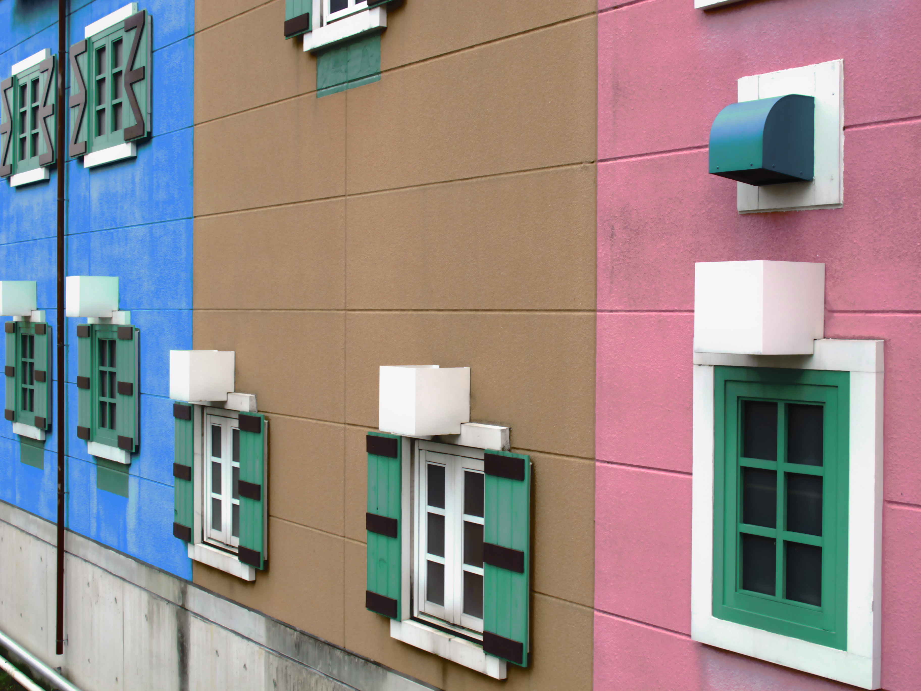 <b>オールドポスター<br>PowerShot G12 / 約1.8MB / 3,648×2,736 / 1/160秒 / F4 / 0.0EV / ISO80 / WB:オート / 10.8mm</b>