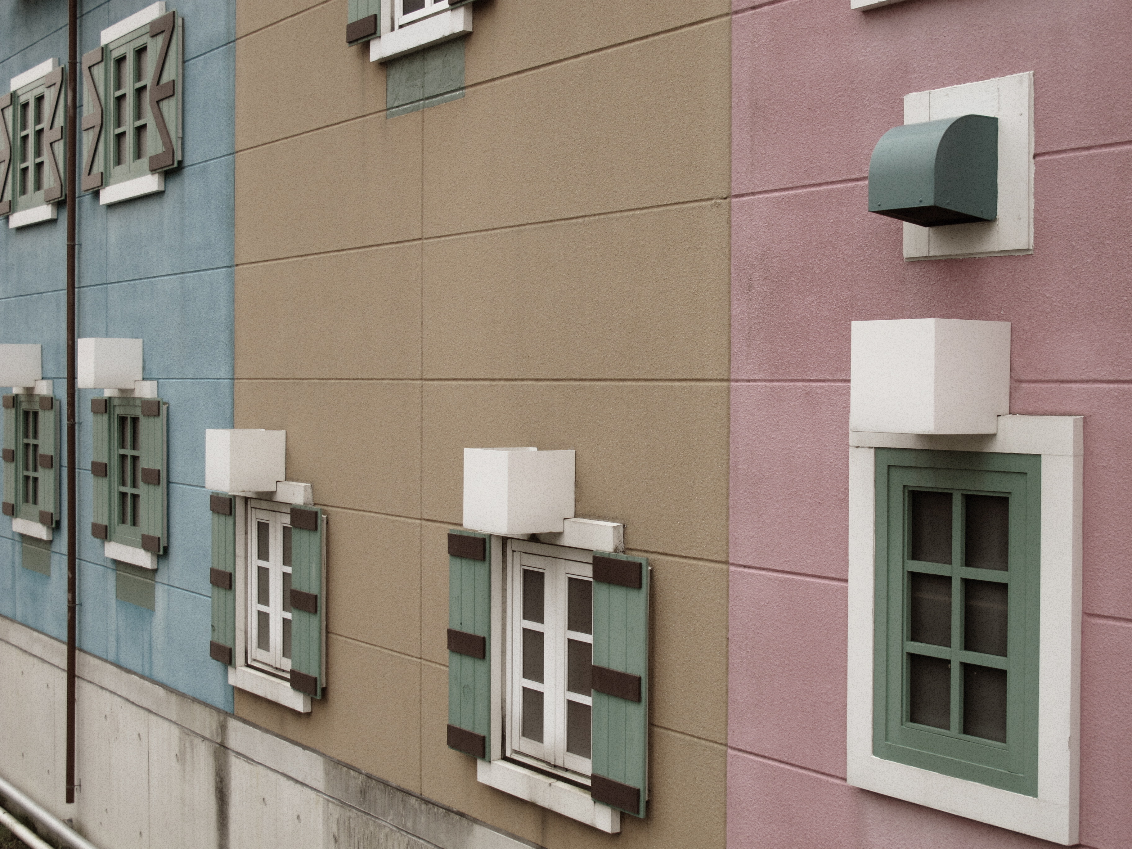 <b>ノスタルジック<br>PowerShot G12 / 約2.9MB / 3,648×2,736 / 1/250秒 / F3.2 / 0.0EV / ISO80 / WB:オート / 10.8mm</b>