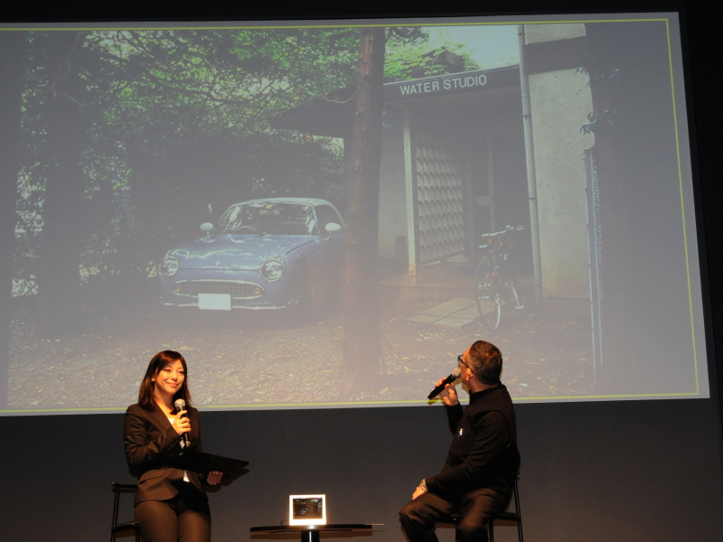 <b>坂井氏の撮影した写真も交えてトークを行なった</b>