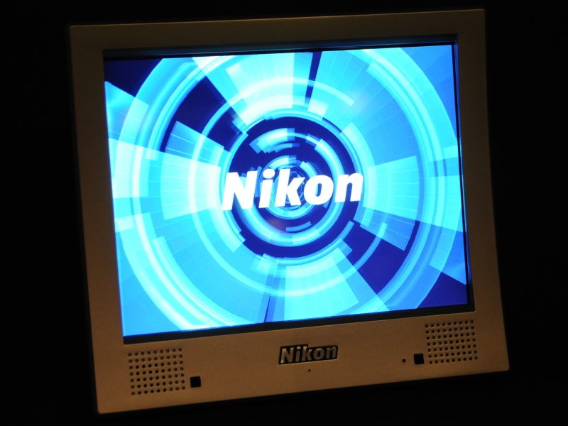 <b>起動画面も3D表示</b>