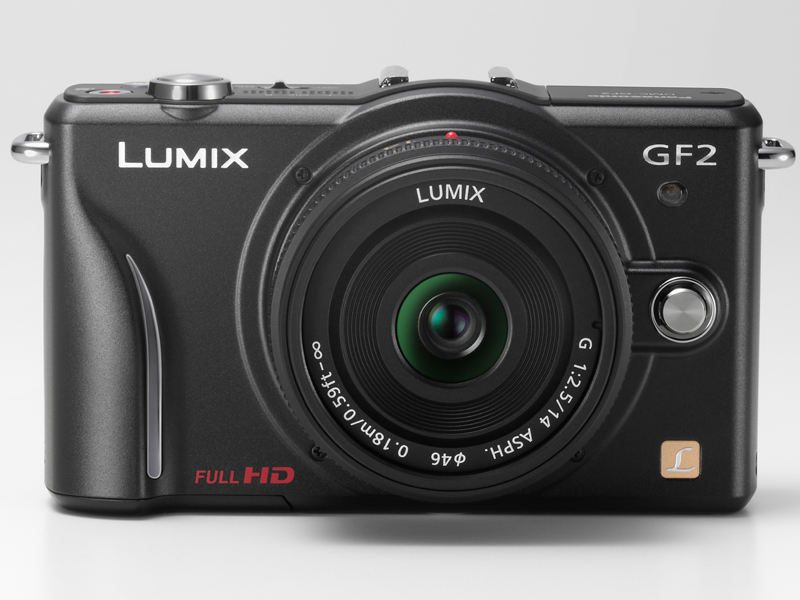 <b>LUMIX G 14mm F2.5 ASPH.を装着</b>