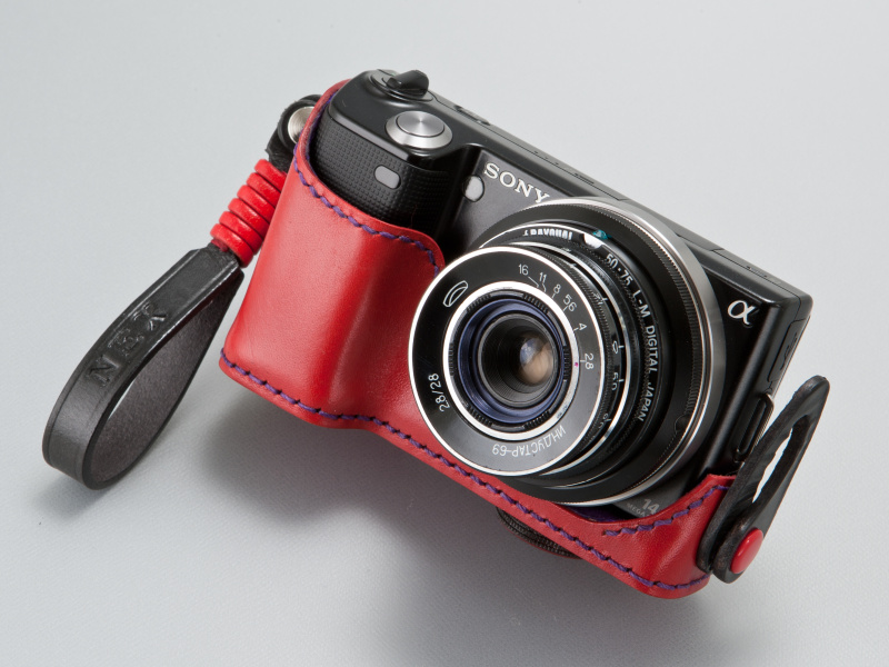 <b>インダスター69 28mm F2.8はレンズ前面に絞りリングがある。エルマーに似た構造だ</b>