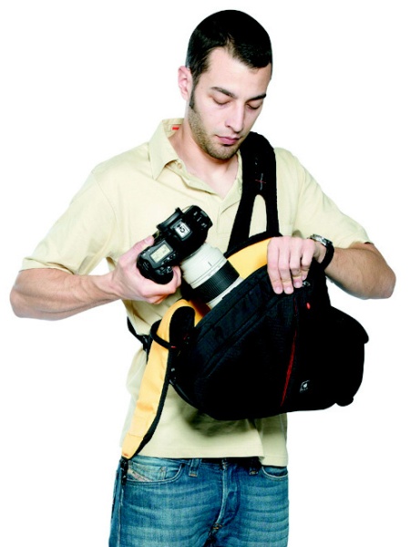 <b>バッグを体の前に回せる（ライトリ317 PL）</b>