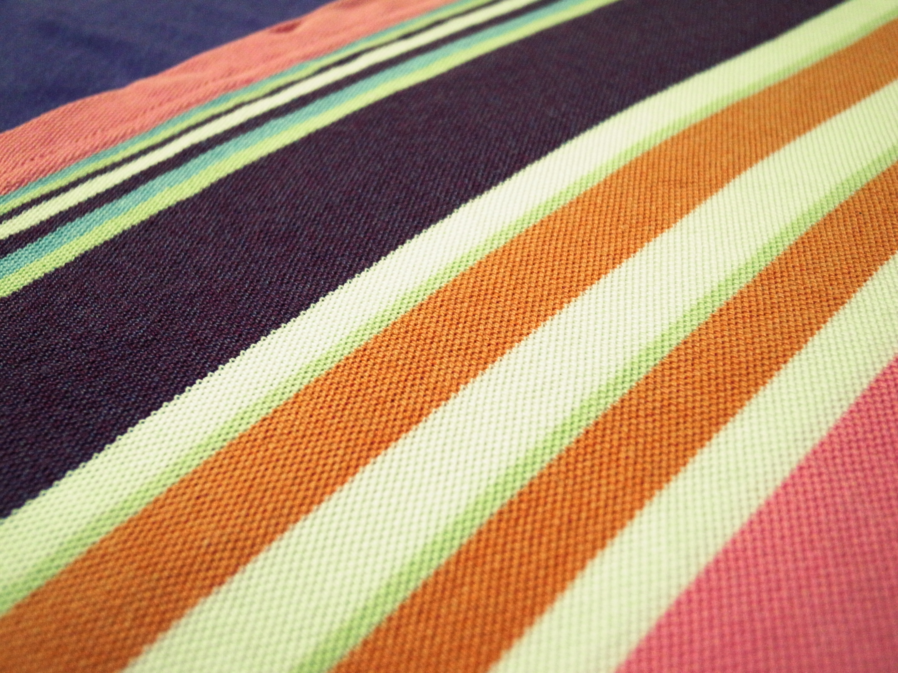 <b>クロスプロセス（色調イエロー、コントラスト+2）<br>GR DIGITAL III / 3,648×2,736 / 1/68秒 / F1.9 / 0EV / ISO400 / プログラム / WB:オート / 6mm</b>