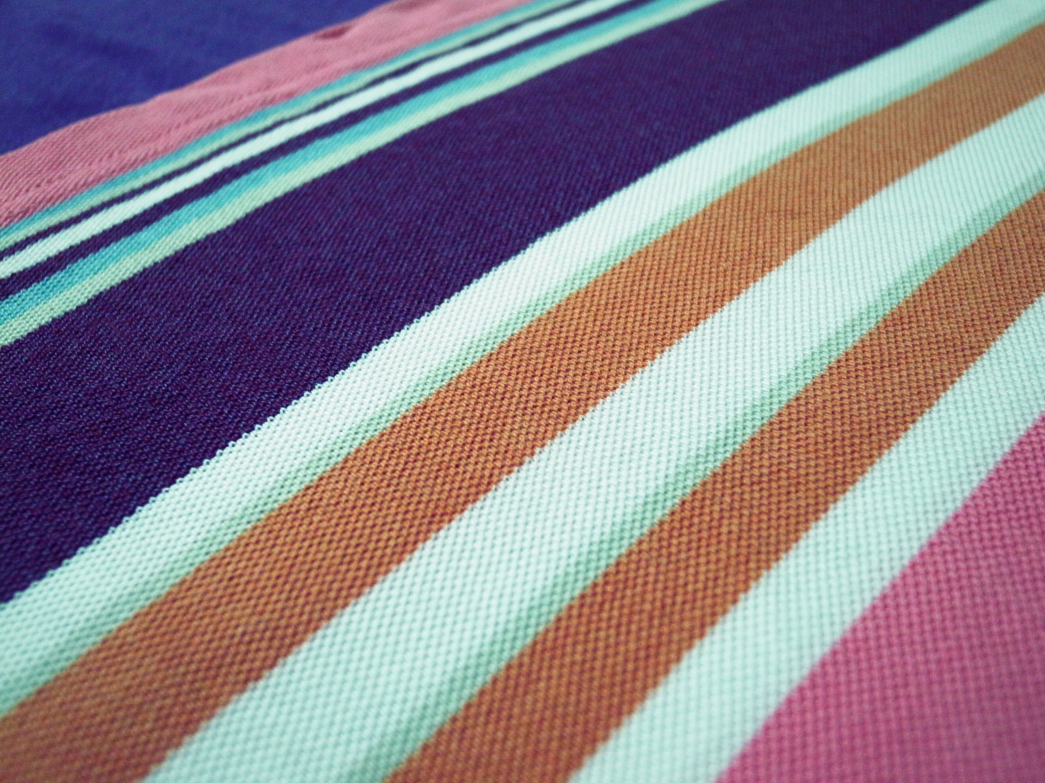 <b>クロスプロセス（色調ベーシック、コントラスト+2）<br>GR DIGITAL III / 3,648×2,736 / 1/68秒 / F1.9 / 0EV / ISO400 / プログラム / WB:オート / 6mm</b>