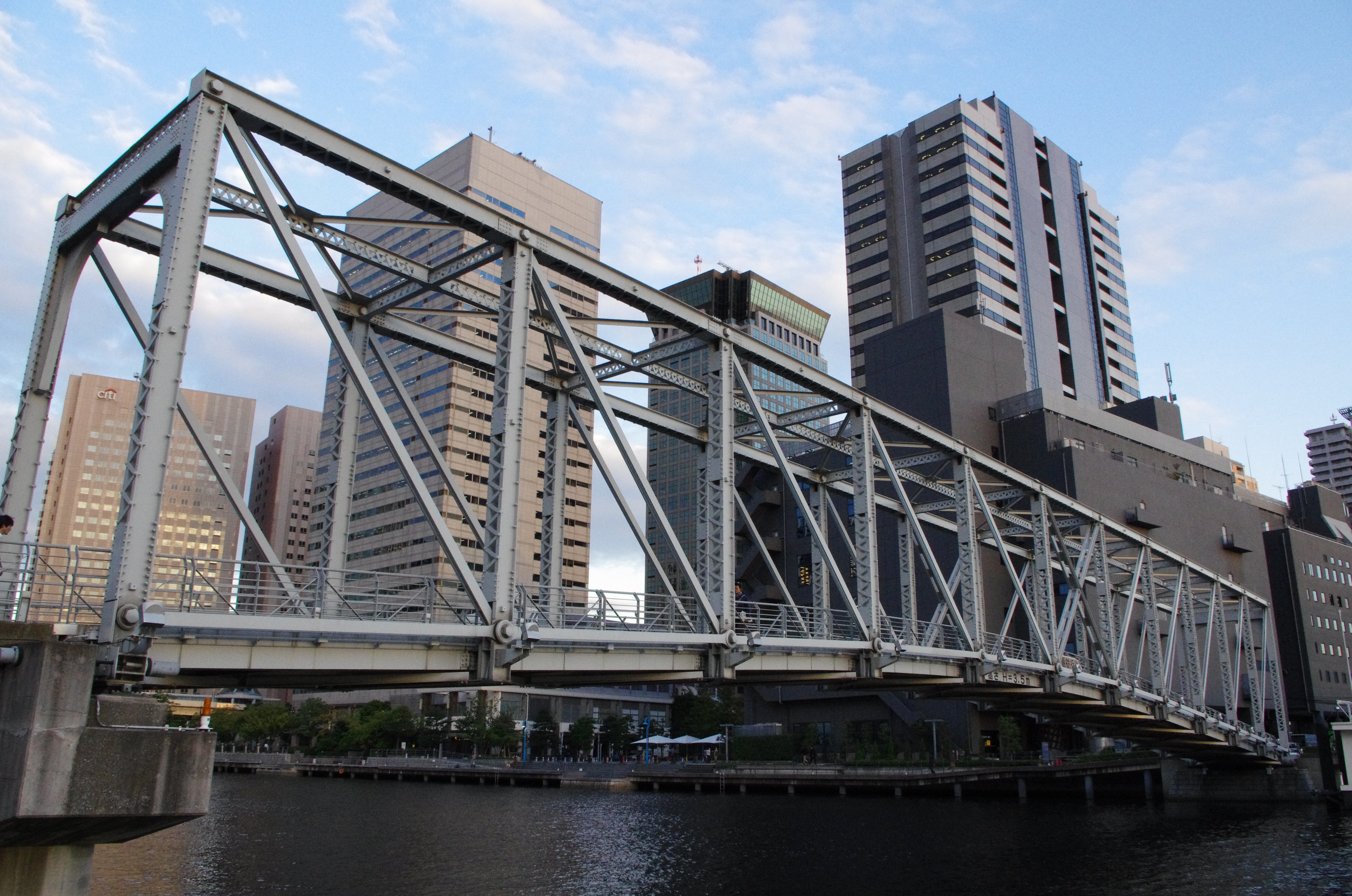 <b>高感度NR:弱 / ISO3200</b>