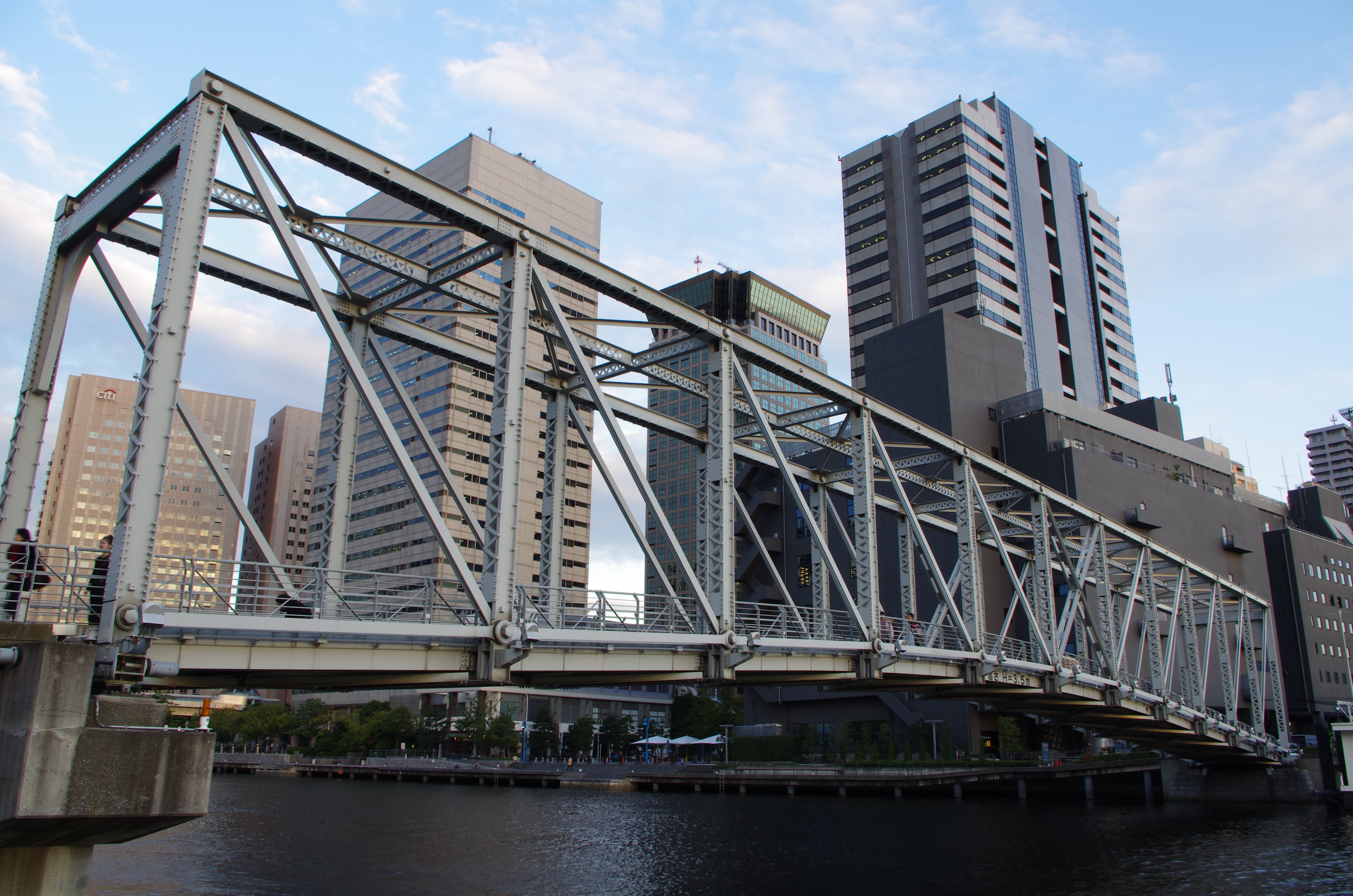 <b>高感度NR:中 / ISO200</b>