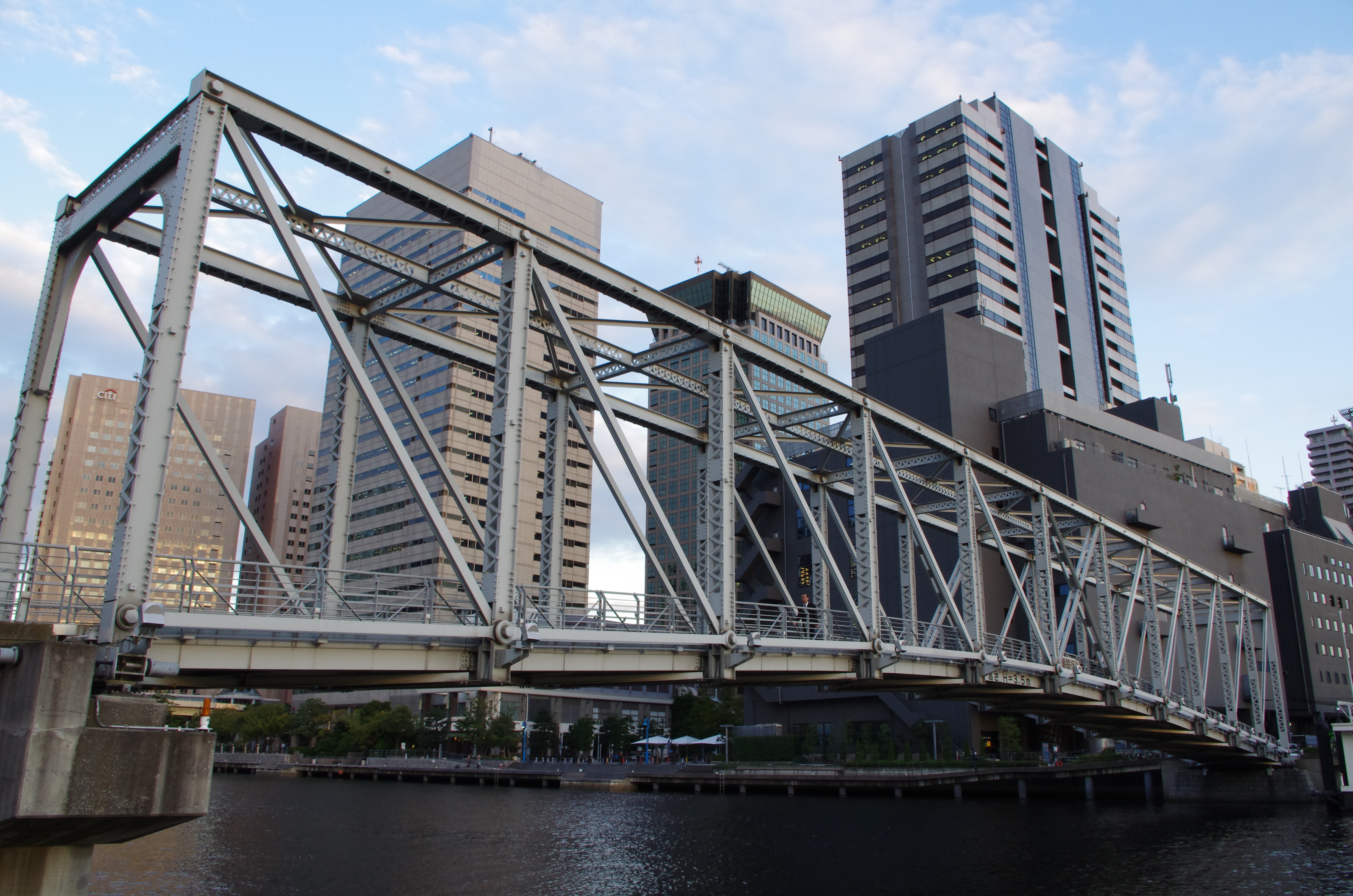 <b>高感度NR:強 / ISO800</b>