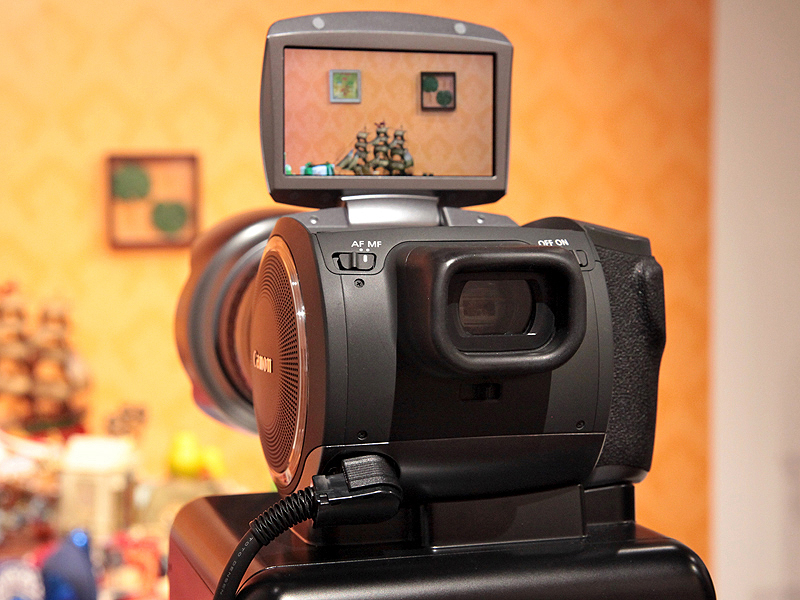 <b>EVFも備える</b>