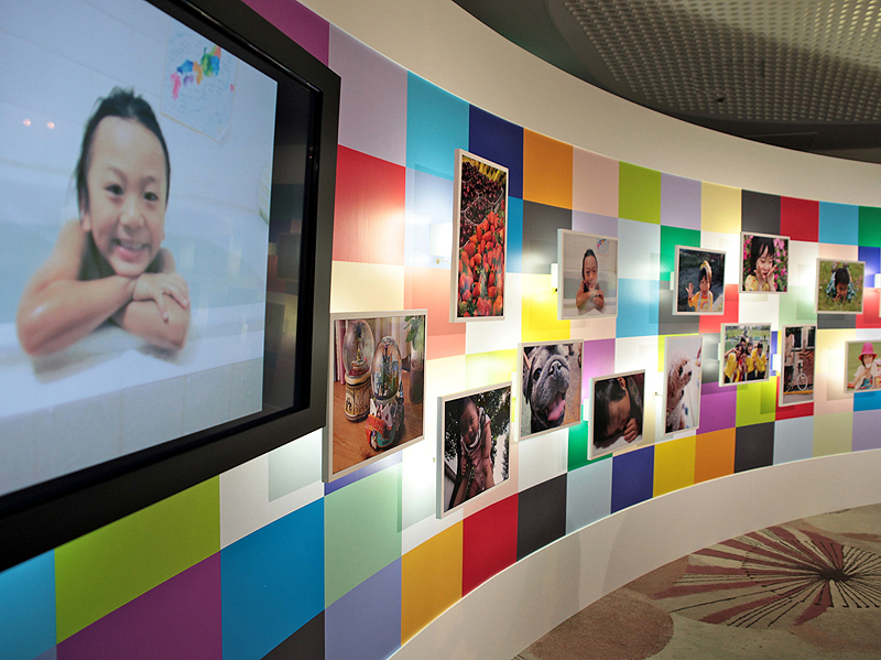 <b>「ENJOY PHOTO&amp;MOVIE」をテーマに、プリントやフォトブックとこのども成長記録の動画を流すコーナーも</b>