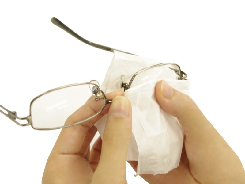 <b>メガネレンズへの使用例</b>