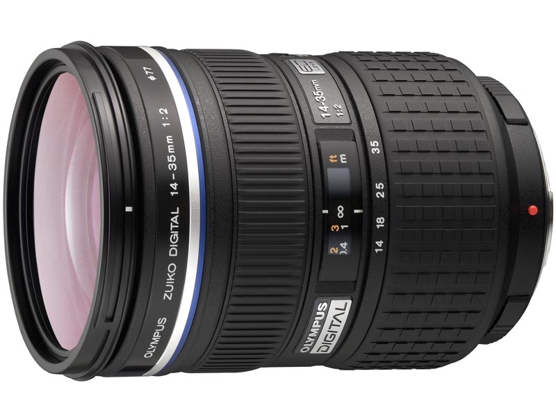 <b>スーパーハイグレードシリーズの1つ「ZUIKO DIGITAL ED 14-35mm F2 SWD」（2008年3月発売）</b>