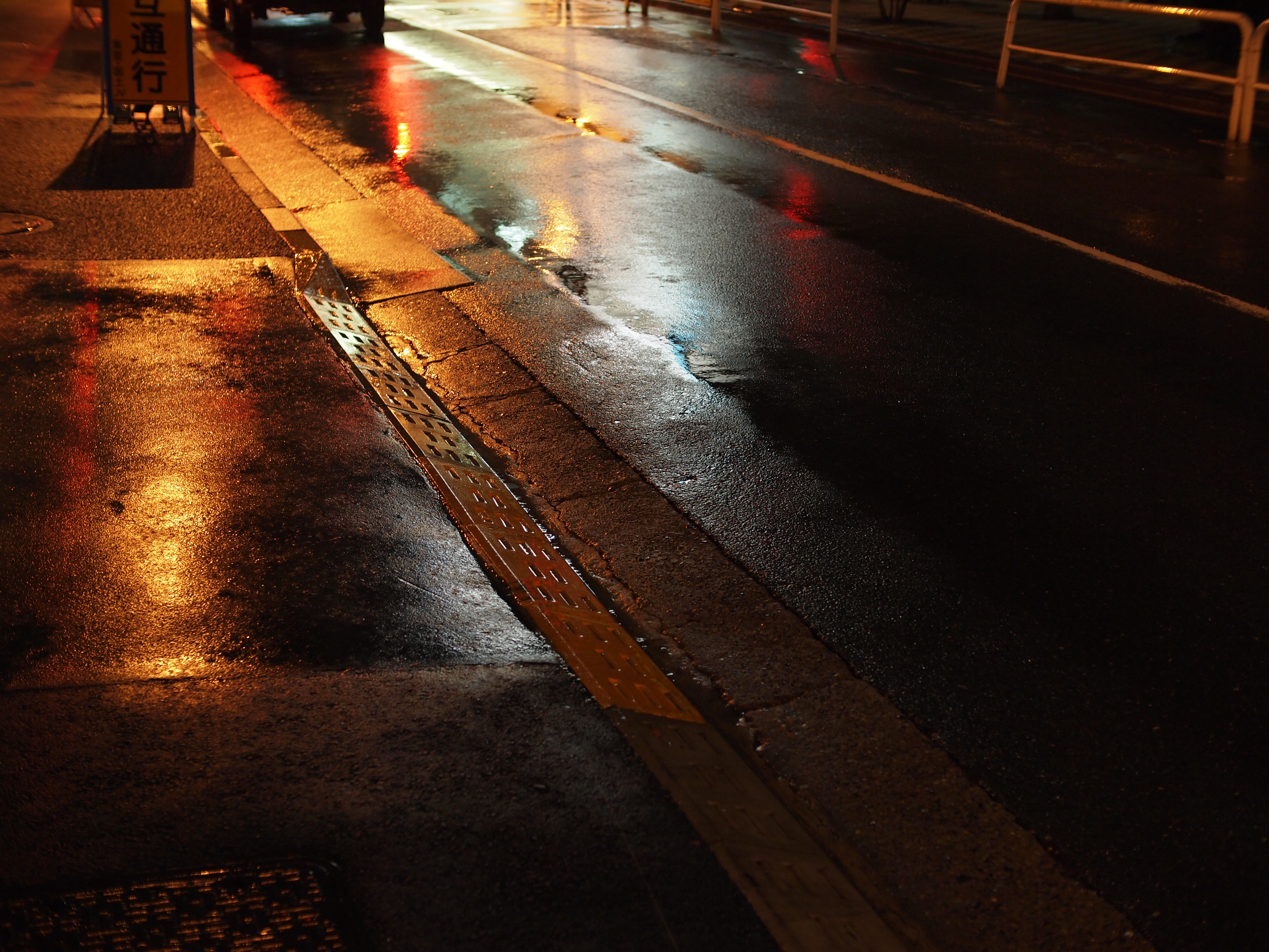 <b>E-PL1 / NOKTON 25mm F0.95 / 約5.9MB / 4,032×3,024 / 1/25秒 / F2 / ISO400</b>