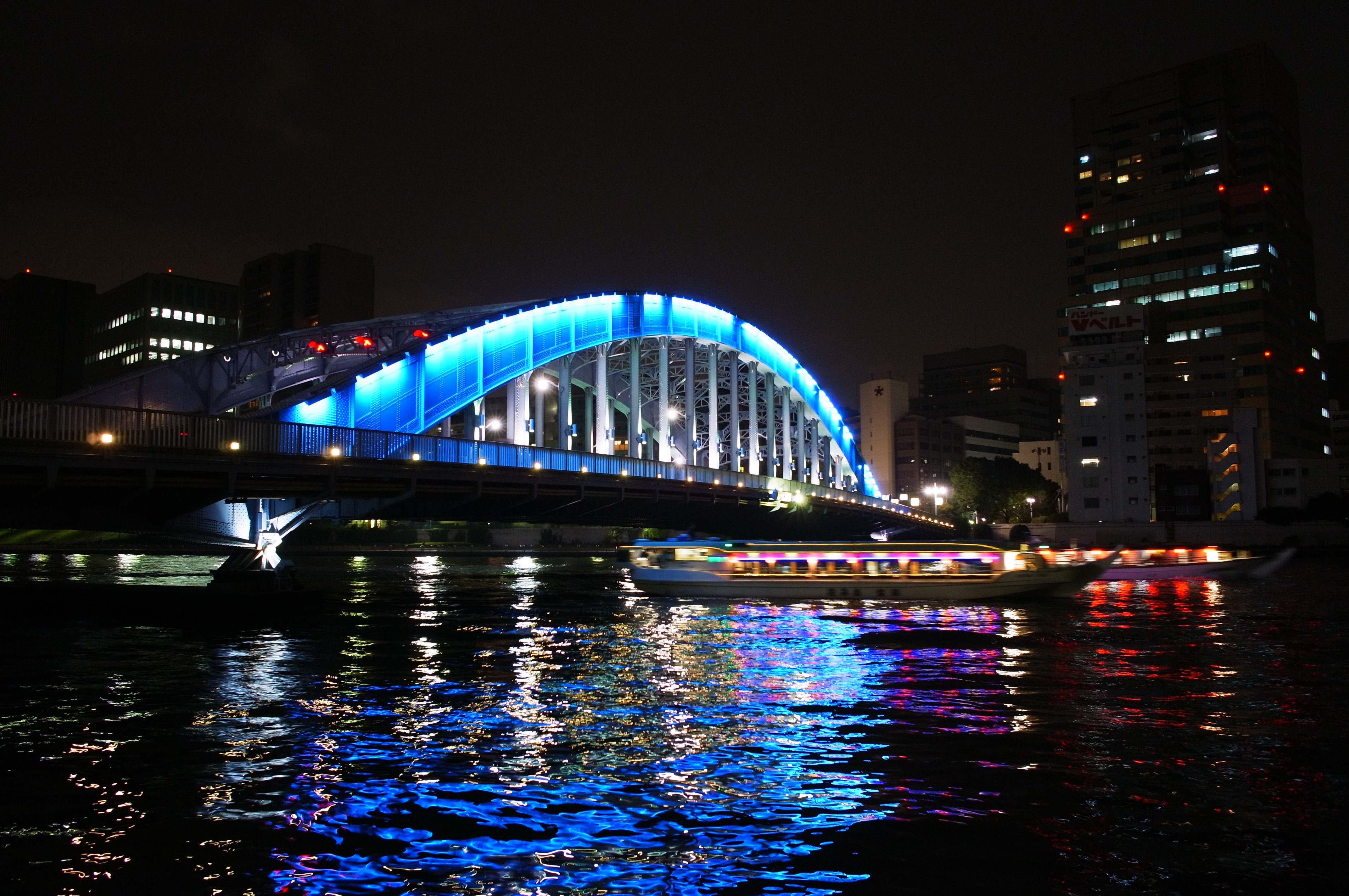 <b>ISO800（ノイズリダクション:AUTO）<br>GXR A12 / GR LENS A12 28mm F2.5 / 約4.1MB / 4,288×2,848 / 1/9秒 / F4 / 0.0EV / WB:マルチパターンAUTO / 18.3mm / 画像設定:ビビッド</b>