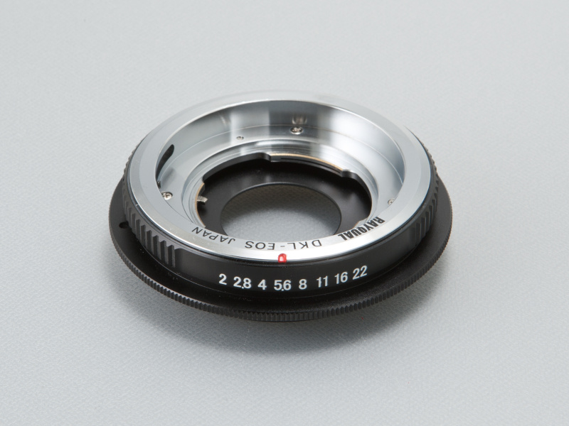 <b>レイクオールのDKL-EOSマウントアダプターは2万8,350円。絞り機構を組み込んでいるので高めの価格設定だ</b>