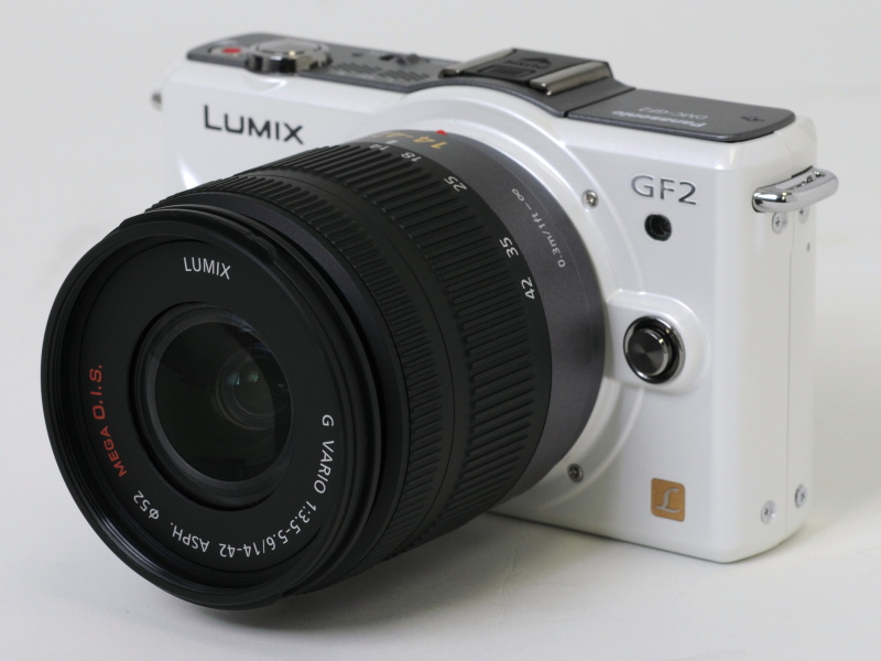 <b>LUMIX G VARIO 14-42mm F3.5-5.6 ASPH. MEGA O.I.S.</b>