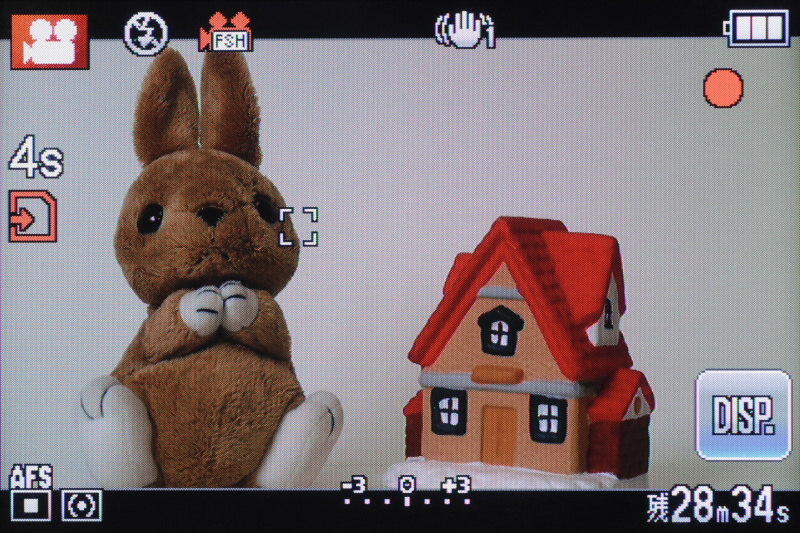 <b>動画記録中の画面。タッチ操作によるオートフォーカスを利用可能</b>