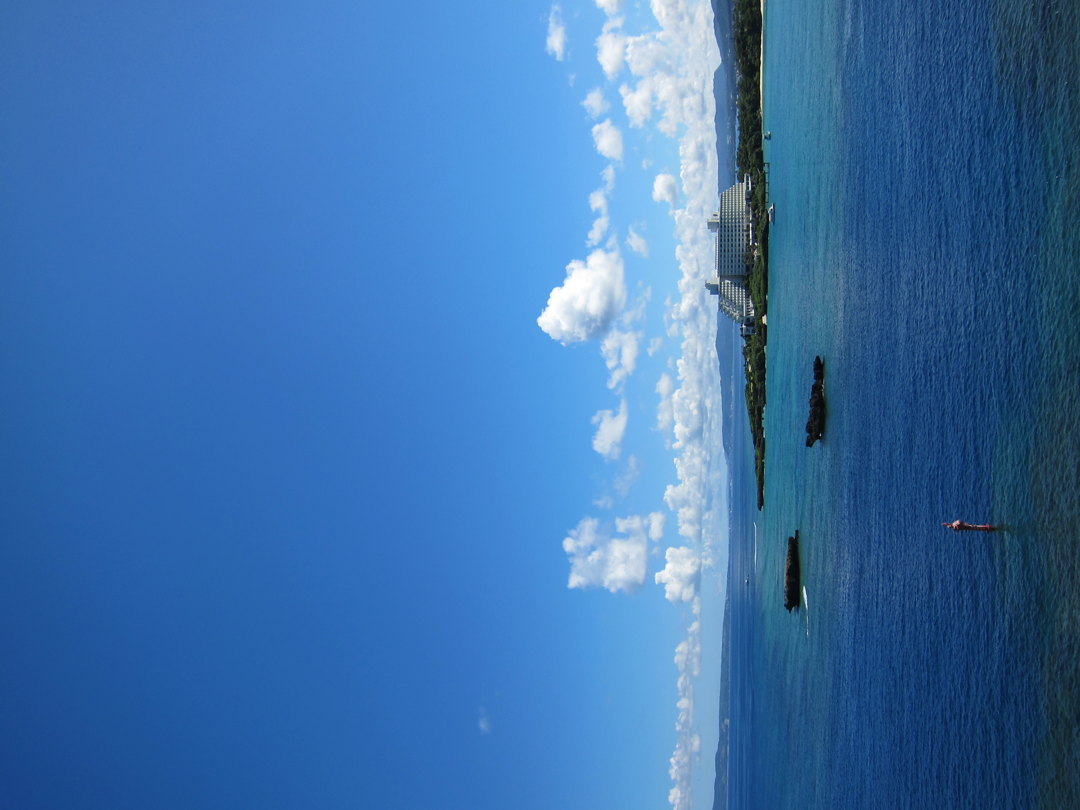 <b>広角端<br>PowerShot S95 / 約1.8MB / 2,736×3,648 / 1/1,000秒 / F4 / 0.0EV / ISO80 / WB:オート / 6mm</b>