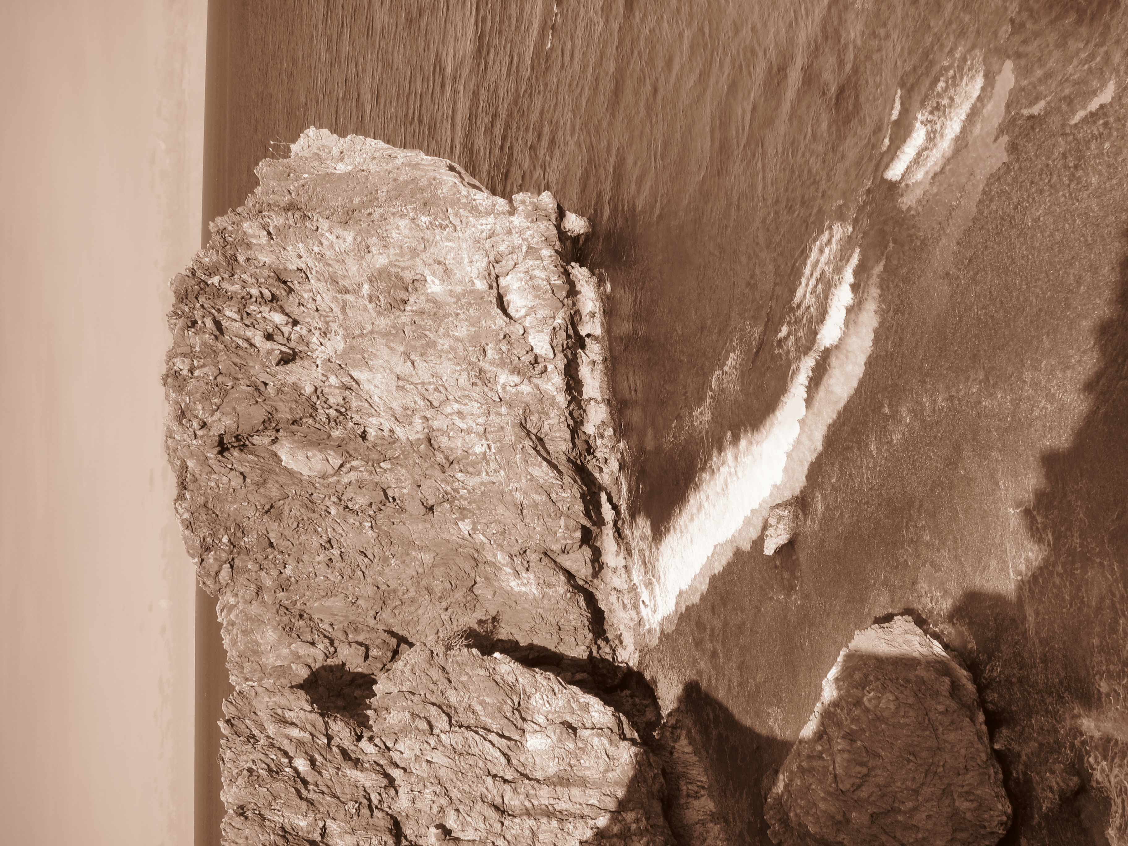 <b>色効果：セピア<br>PowerShot S95 / 約2.9MB / 2,736×3,648 / 1/400秒 / F4.5 / 0.0EV / ISO80 / WB:オート / 9.6mm</b>