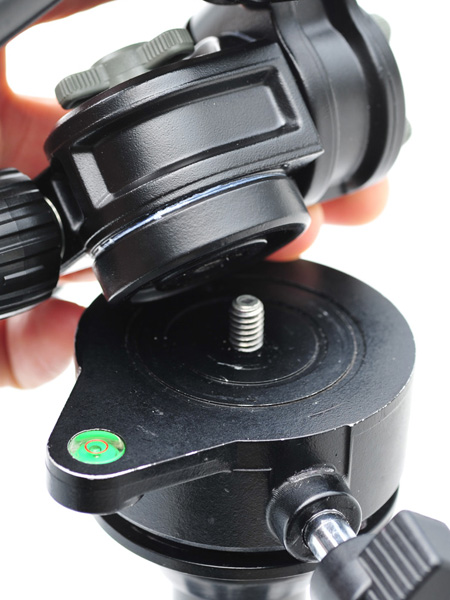 <b>雲台取付ネジは1/4インチネジ</b>